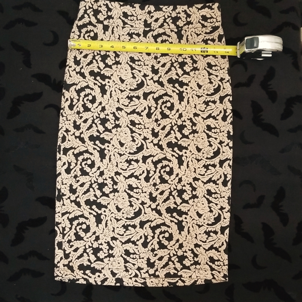 Damask champagne/black pencil skirt